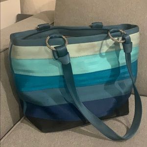 Harvey’s seatbelt Bag